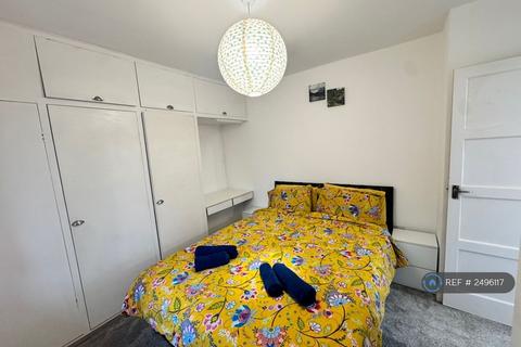 2 bedroom semi-detached house to rent, Lingfield Green, Leeds, LS17