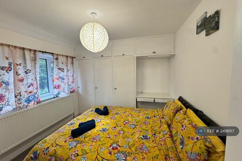 2 bedroom semi-detached house to rent, Lingfield Green, Leeds, LS17
