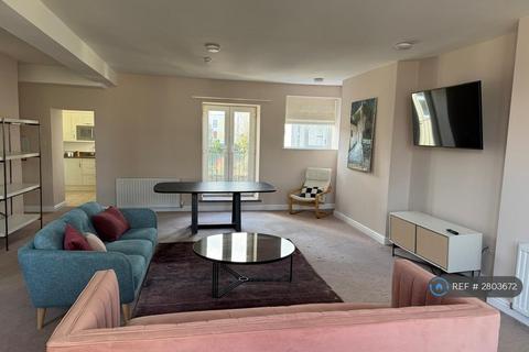 3 bedroom flat to rent, Wordsworth Avenue, Cardiff, CF24