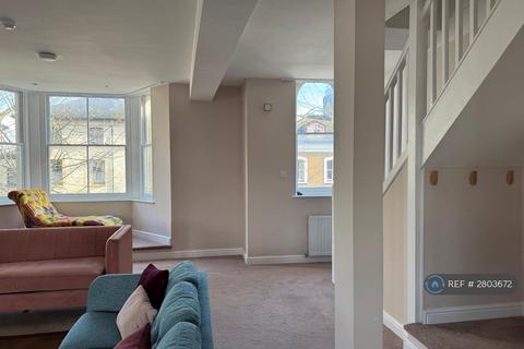 3 bedroom flat to rent, Wordsworth Avenue, Cardiff, CF24