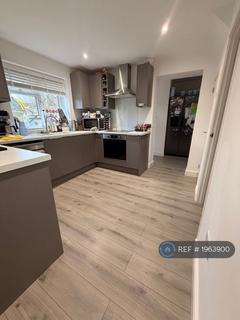 3 bedroom semi-detached house to rent, East Drive, Bishopstoke, Eastleigh, SO50