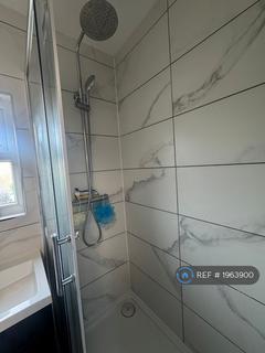 3 bedroom semi-detached house to rent, East Drive, Bishopstoke, Eastleigh, SO50