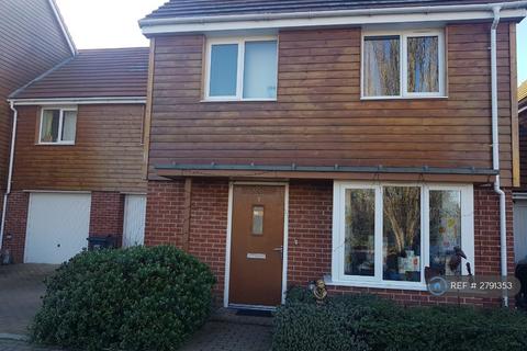 4 bedroom semi-detached house to rent, Darwin Avenue, Dartford, DA1