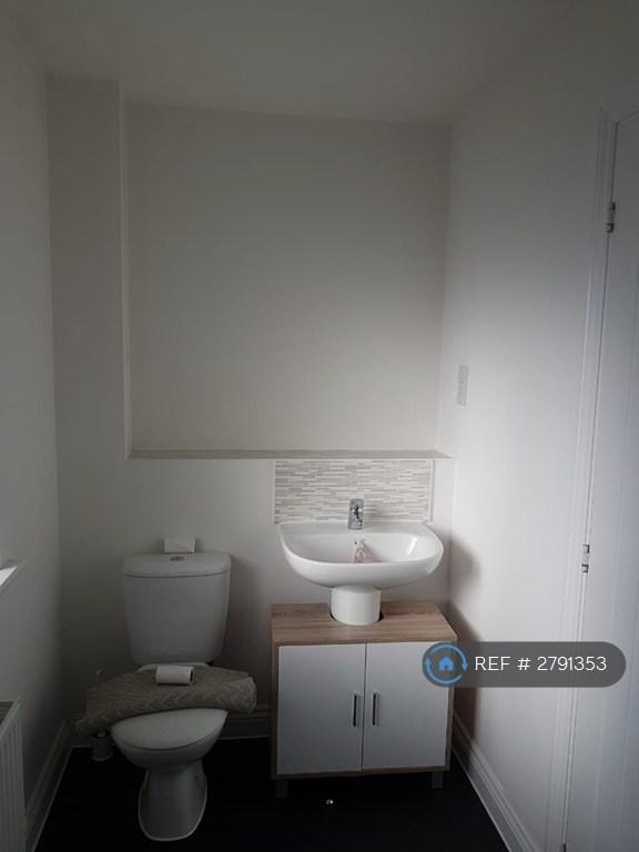 Master Ensuite -1