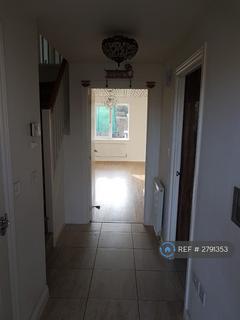 4 bedroom semi-detached house to rent, Darwin Avenue, Dartford, DA1