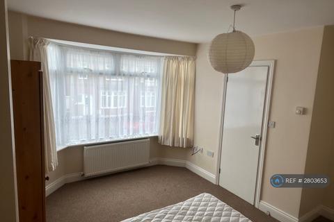 1 bedroom in a house share to rent, Luton, Luton, LU3