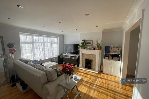 3 bedroom semi-detached house to rent, Hag Hill Rise, Maidenhead, SL6