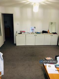 2 bedroom flat to rent, Old Bedford Road, Luton, LU2