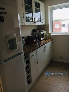 2 bedroom flat to rent, Old Bedford Road, Luton, LU2