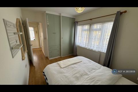 3 bedroom semi-detached house to rent, Edward Road, Northolt, UB5