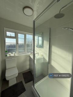 2 bedroom flat to rent, Garden Close, Ruislip, HA4