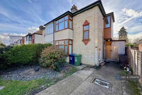 3 bedroom semi-detached house to rent, Lovell Road, Cambridge, CB4