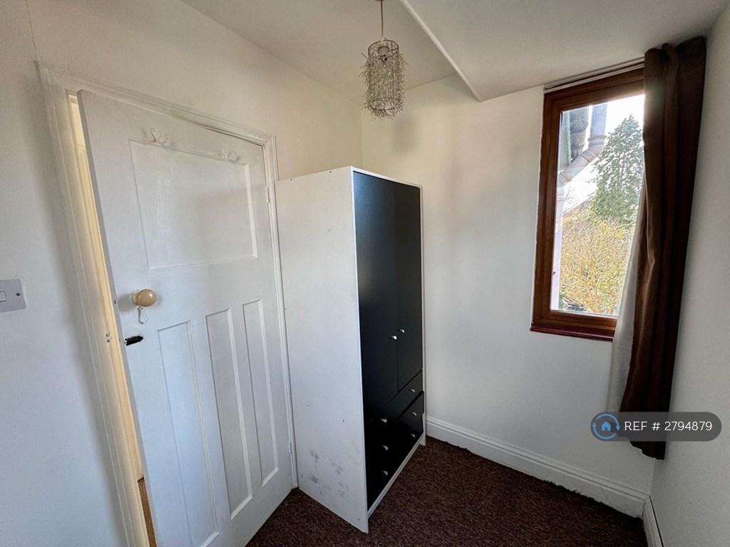 Side Bedroom