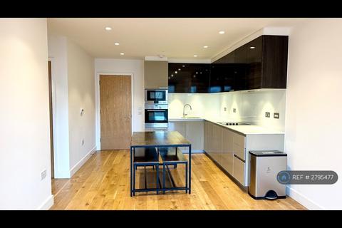 2 bedroom flat to rent, Rathbone Market, London, E16