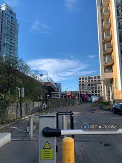 2 bedroom flat to rent, Deals Gateway, London, SE13