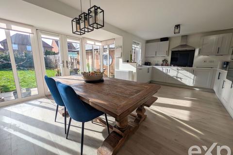 4 bedroom detached house for sale, Liddicoat Road, Staplehurst TN12