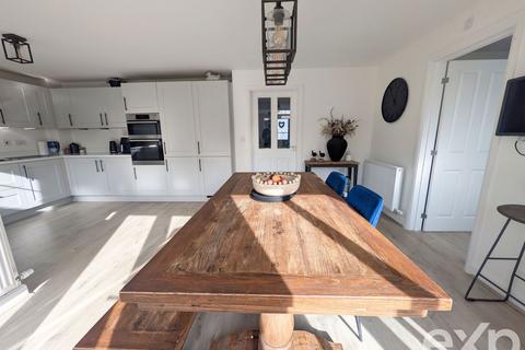 4 bedroom detached house for sale, Liddicoat Road, Staplehurst TN12