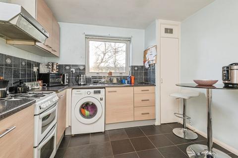 2 bedroom maisonette for sale, Navigation Gardens, Thornhill Lees, Dewsbury