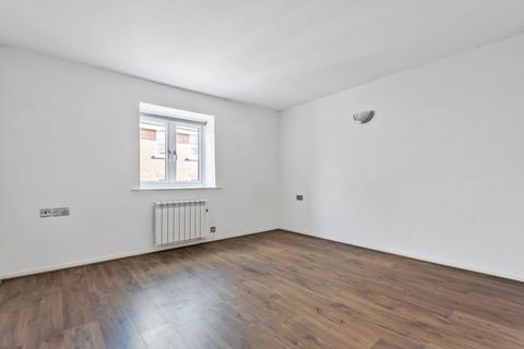 2 bedroom flat to rent, Staple Gardens, Bilberry Court Staple Gardens, SO23
