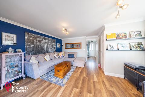 3 bedroom end of terrace house for sale, Rayner Drive, Reading, RG2