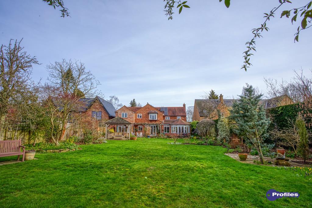 341 Rugby Road (25).jpg