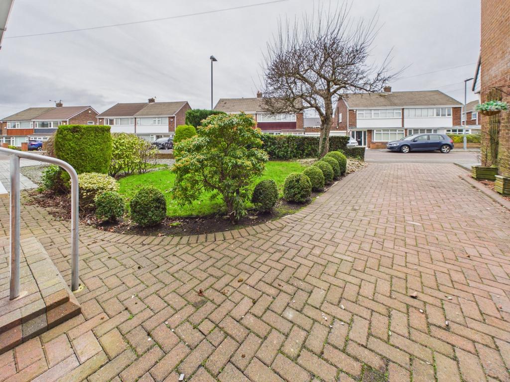 Front Garden/Drive
