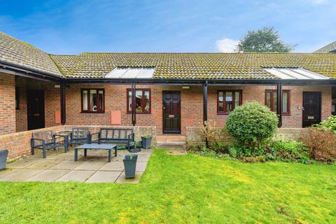 1 bedroom bungalow for sale, Middlebridge Street, Romsey