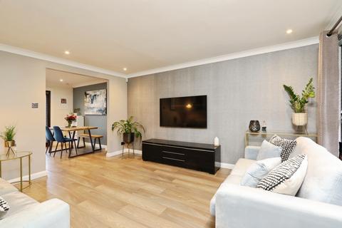 3 bedroom end of terrace house for sale, Glenbervie Crescent, Glasgow, G68