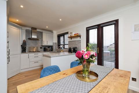 3 bedroom end of terrace house for sale, Glenbervie Crescent, Glasgow, G68
