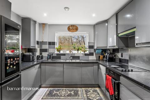 undefined, Talbot Close, Mitcham