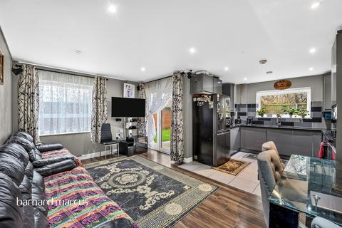 undefined, Talbot Close, Mitcham
