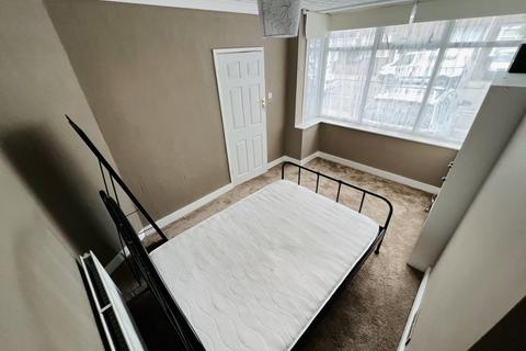 3 bedroom end of terrace house for sale, Acacia Road, Bedford, MK42
