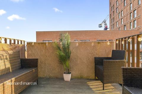 1 bedroom flat for sale, Damsel Walk, London