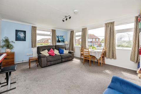 2 bedroom flat for sale, Strangers Lane, Canterbury