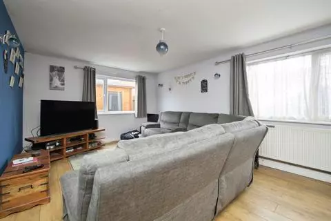 3 bedroom detached house for sale – pohled 2
