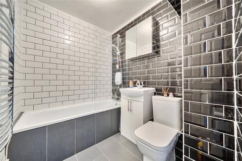 1 bedroom flat for sale, Carlton Road, Walton-On-Thames, KT12