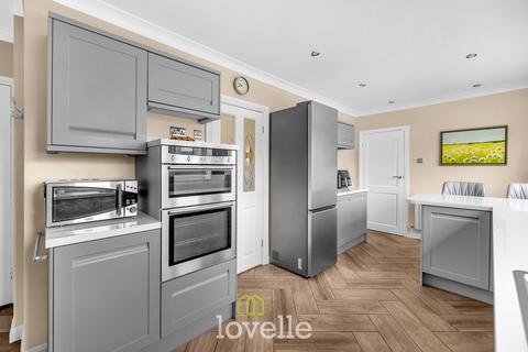 5 bedroom detached house for sale, Allestree Drive, Grimsby DN33