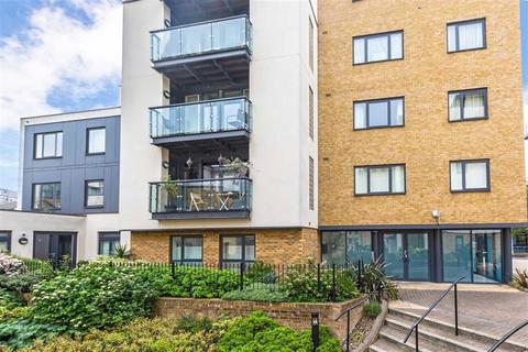 Studio to rent, George Mathers Road, London SE11