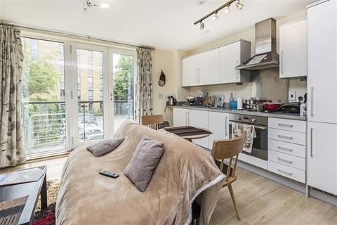 Studio to rent, George Mathers Road, London SE11