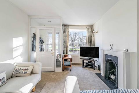 undefined, Ham Common, Richmond TW10
