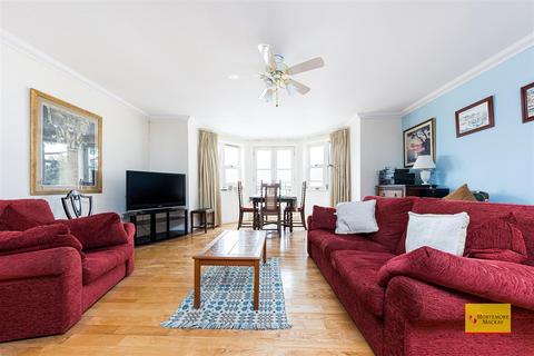undefined, Paulin Drive, London