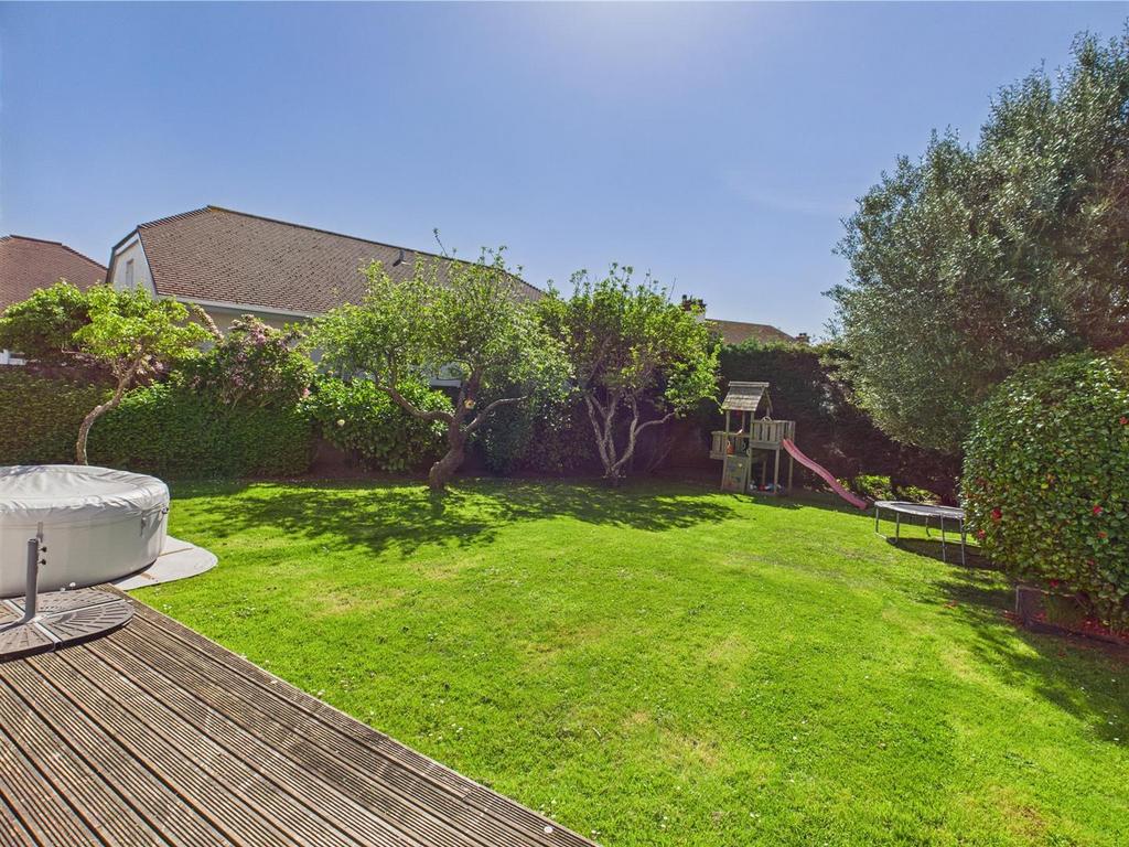 CAM04099 G0-PR0097-STILL014.jpg