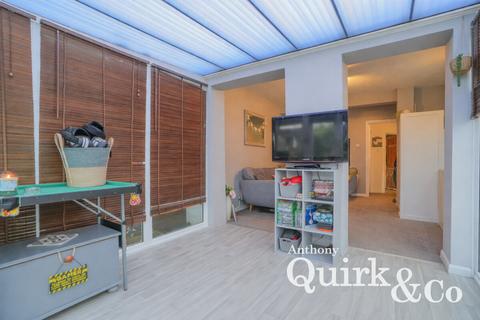 3 bedroom semi-detached bungalow for sale, Letzen Road, Canvey Island, SS8