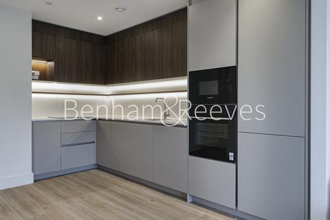 2 bedroom apartment to rent, Maple Mews, Bow E3