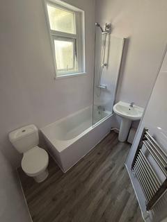 2 bedroom detached house to rent, Station Road, Llandaff North, Cardiff, CF14