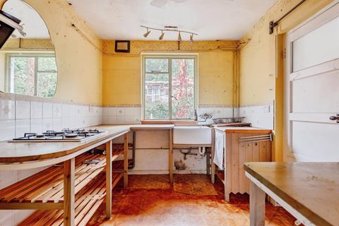 4 bedroom semi-detached house for sale, Juniper Close, Reigate
