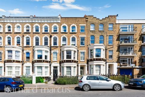 2 bedroom flat for sale, The Chase, London
