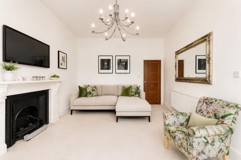 2 bedroom flat for sale, The Chase, London