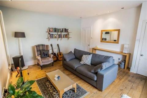 3 bedroom terraced house for sale, Newsome Road, HUDDERSFIELD