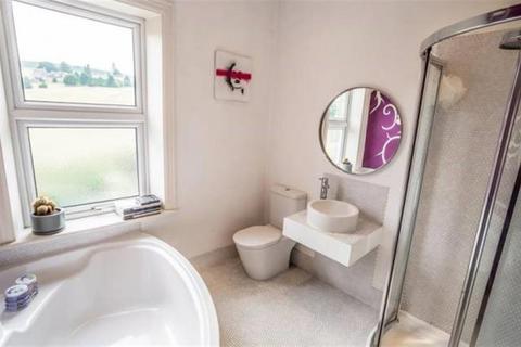 3 bedroom terraced house for sale, Newsome Road, HUDDERSFIELD